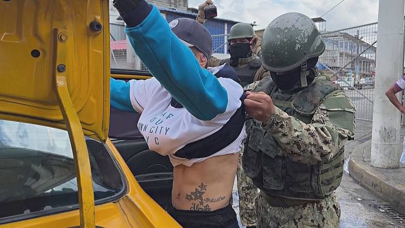 Кризис в Эквадоре: на базаре больше солдат, чем покупателей