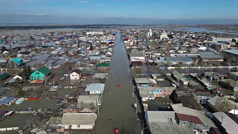 Петропавловск в Казахстане остаётся частично затопленным, тысячи людей эвакуированы