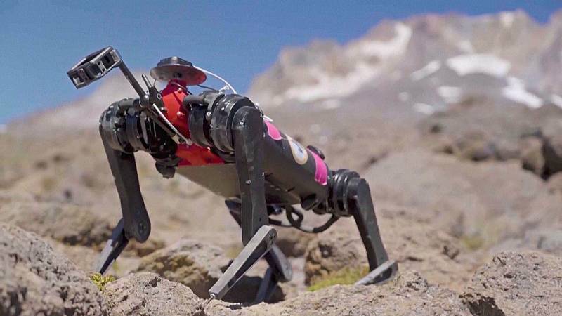 В США тестируют робота, который будет ходить по пересечённым местностям Луны и Марса