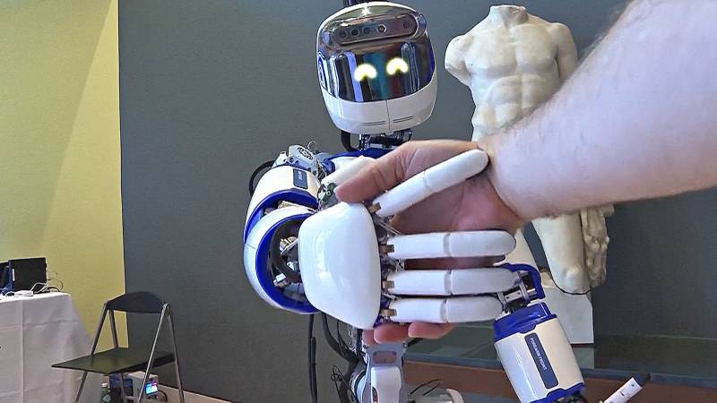 Итальянский гуманоид дебютировал в США