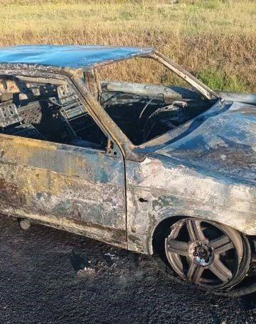 Сотрудники «Пожарной охраны Республики Крым» потушили горящий автомобиль Сотрудники «Пожарной охраны Республики Крым» потушили горящий автомобиль