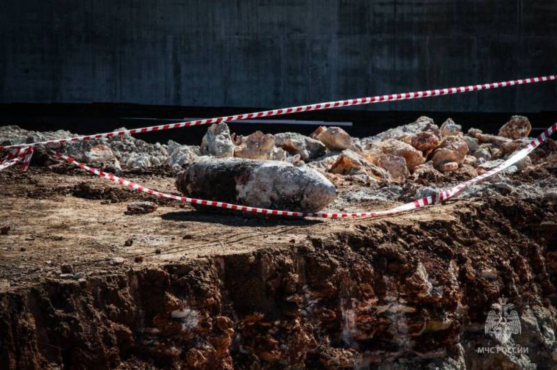 Четверть тонны опасности уничтожили сотрудники МЧС России Четверть тонны опасности уничтожили сотрудники МЧС России