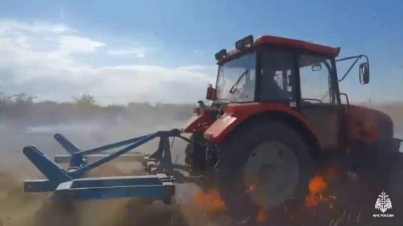 В Симферопольском районе ликвидируют пожар на площади 1 гектар