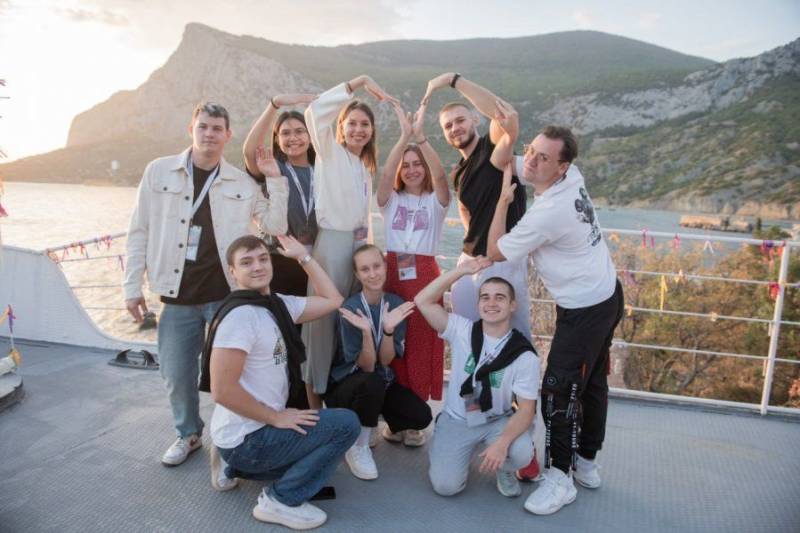 В Севастополе завершился Региональный образовательный молодежный форум «Молодежь 92»