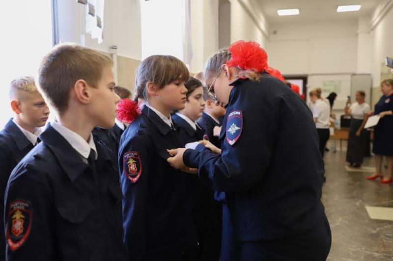 Заместитель начальника УМВД России по г. Севастополю Жанна Данилина приняла участие в церемонии приведения к Обещанию кадет органов внутренних дел Заместитель начальника УМВД России по г. Севастополю Жанна Данилина приняла участие в церемонии приведения к Обещанию кадет органов внутренних дел