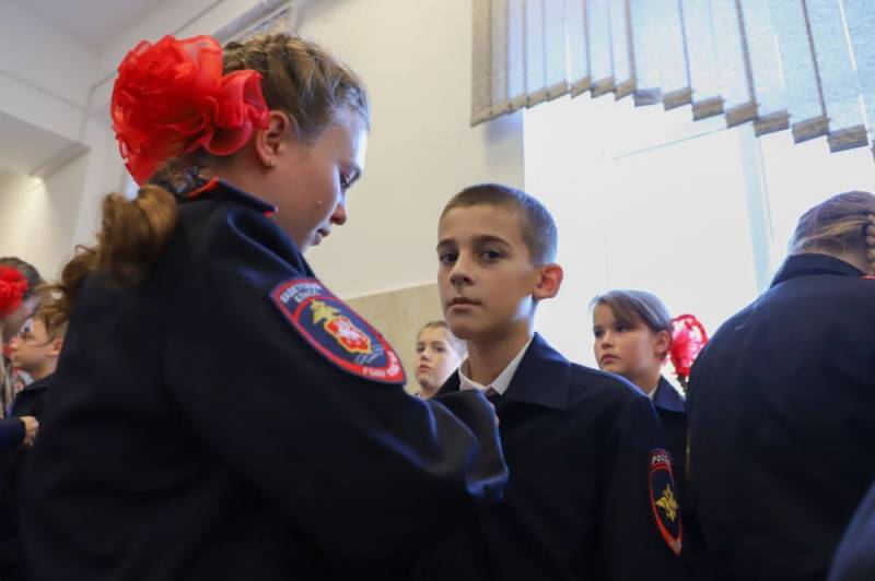 Заместитель начальника УМВД России по г. Севастополю Жанна Данилина приняла участие в церемонии приведения к Обещанию кадет органов внутренних дел Заместитель начальника УМВД России по г. Севастополю Жанна Данилина приняла участие в церемонии приведения к Обещанию кадет органов внутренних дел