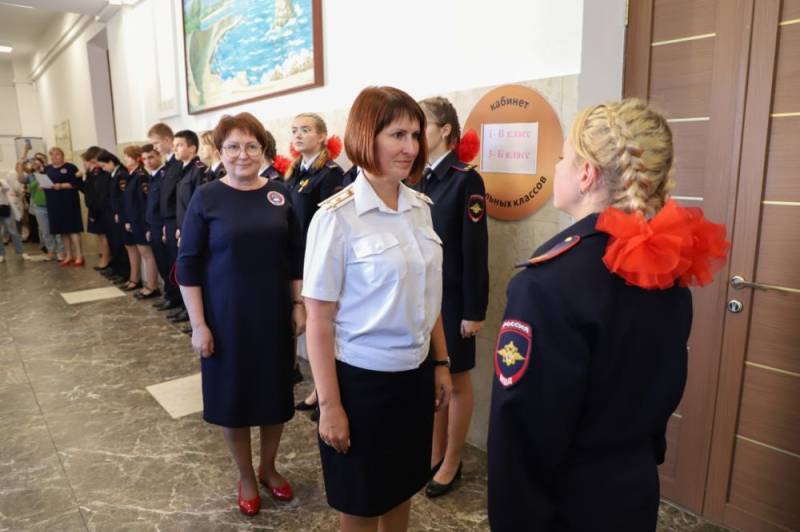 Заместитель начальника УМВД России по г. Севастополю Жанна Данилина приняла участие в церемонии приведения к Обещанию кадет органов внутренних дел Заместитель начальника УМВД России по г. Севастополю Жанна Данилина приняла участие в церемонии приведения к Обещанию кадет органов внутренних дел