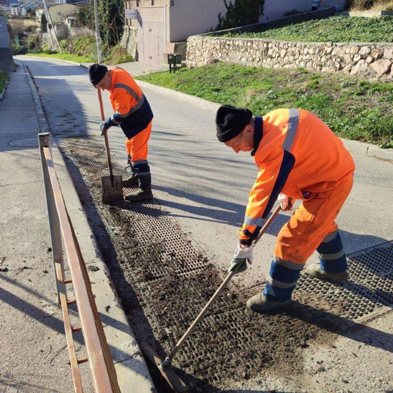 Водоканал: В декабре, в декабре. Все деревья в серебре