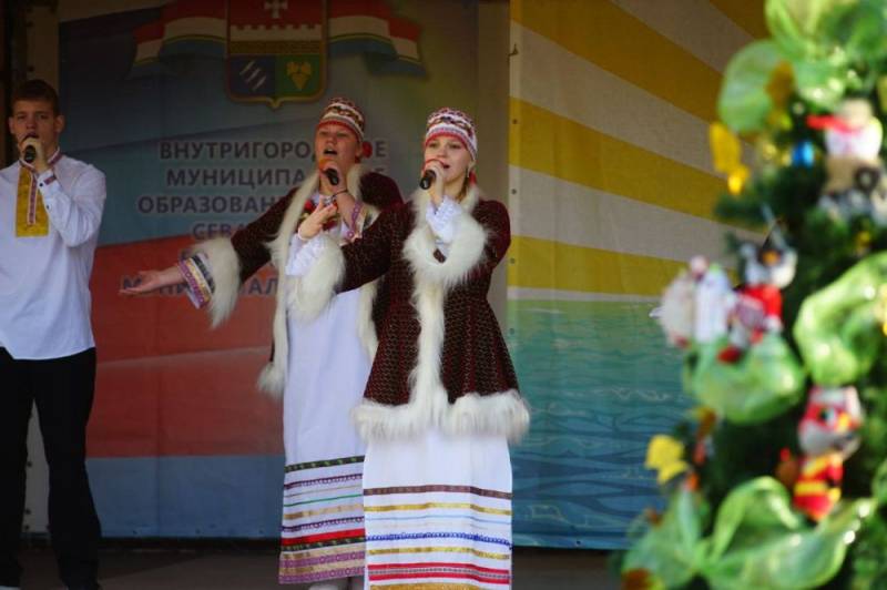 В Балаклавской доме детского и юношеского творчества отметили День рождения семейной ярмарки «Домик у моря»