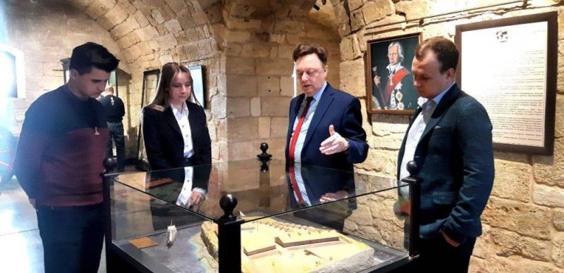 На Константиновской батарее представлена экспозиция, посвящённая основателю Григорию Потёмкину Таврическому