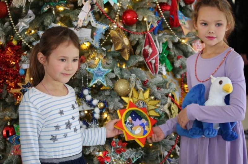 Елки, конкурсы, акции: как севастопольцы встречают Новый год