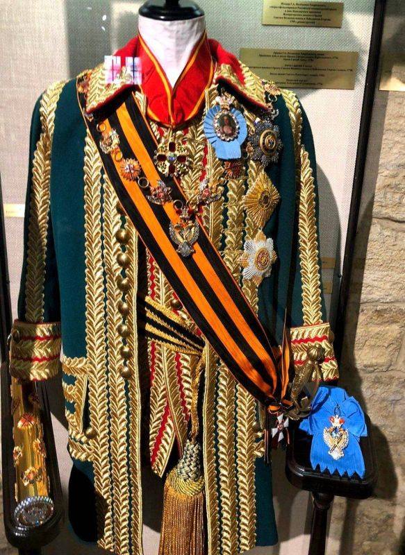 На Константиновской батарее представлена экспозиция, посвящённая основателю Григорию Потёмкину Таврическому