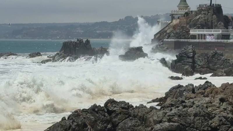 Аномальные волны продолжают обрушиваться на Перу