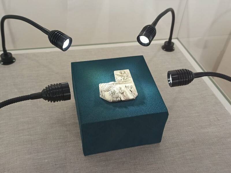 Херсонес Таврический приглашает на капсульную выставку "Рождественское сияние креста"