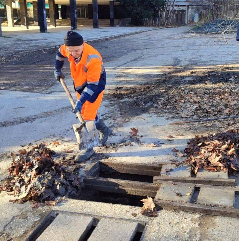 Водоканал: В декабре, в декабре. Все деревья в серебре