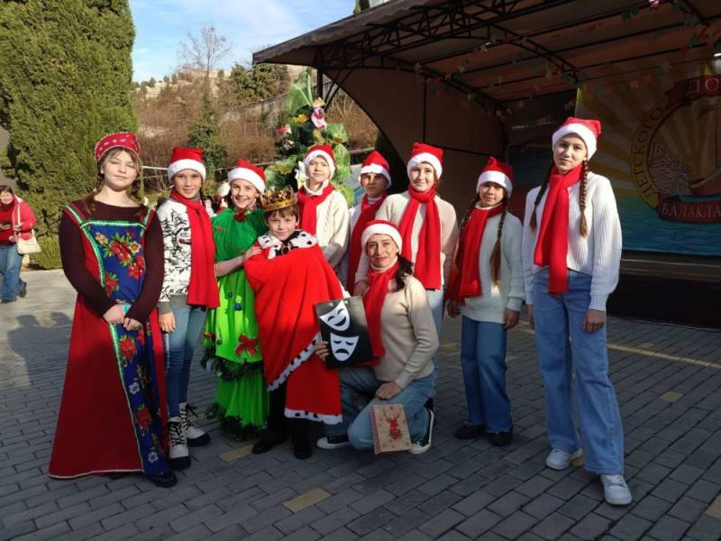 В Балаклавской доме детского и юношеского творчества отметили День рождения семейной ярмарки «Домик у моря»