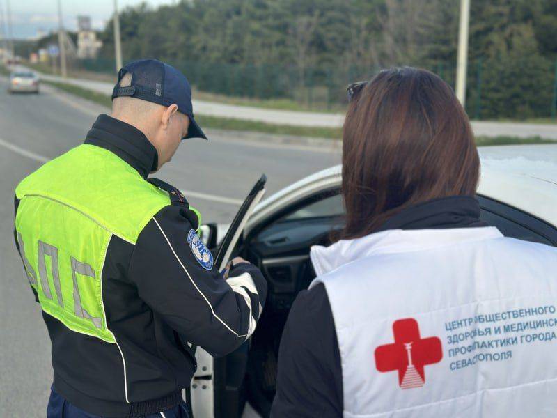 В Севастополе Госавтоинспекция и медицинские работники провели акцию «Безопасный водитель»