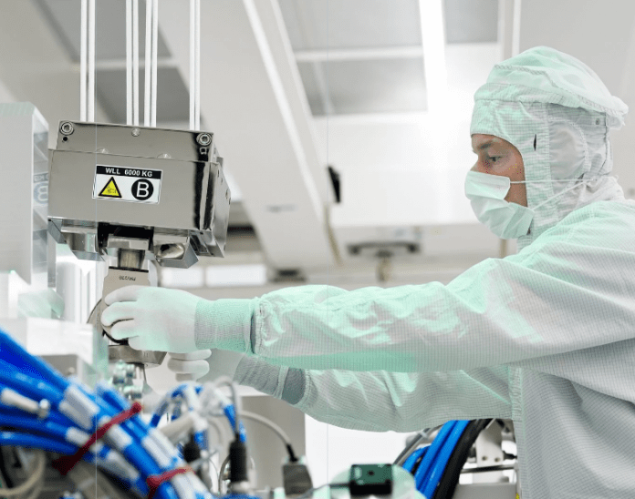 Сотрудник ASML