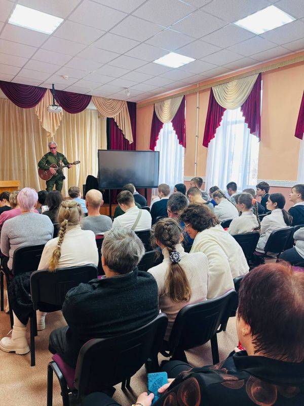 В Севастополе полицейские провели профилактическое мероприятие для школьников