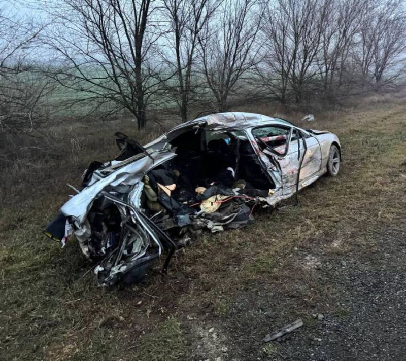 В жутком ДТП на севере Крыма один человек погиб и двое ранены