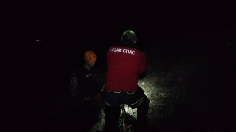 Спасатели эвакуировали 2-х мужчин с труднодоступного участка горы Папая-Кая