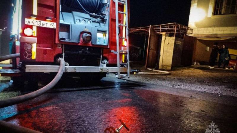 Пожар в частном доме в Севастополе: эвакуированы пять человек