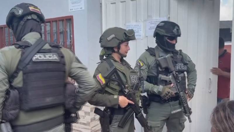 Колумбия повторно выдала ордера на арест лидеров повстанцев на фоне всплеска насилия