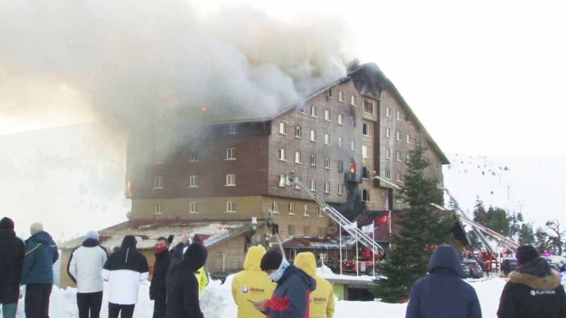 Пожар в горном отеле в Турции: 76 погибших