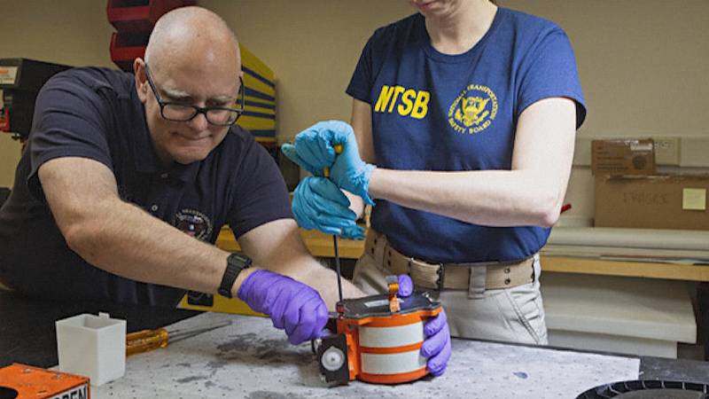 Самописцы с разбившегося самолёта American Airlines доставили в лабораторию