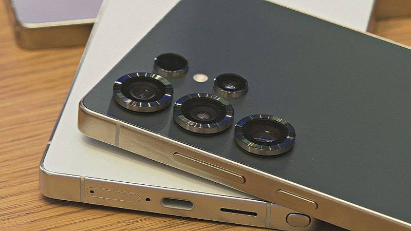 Samsung представила новые смартфоны с усовершенствованным ИИ