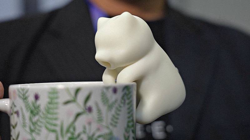 СЕS-2025: анализатор кожи и робот, остужающий напитки