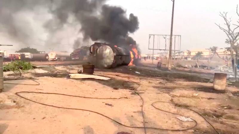 Взрыв бензовоза в Нигерии: 70 погибших