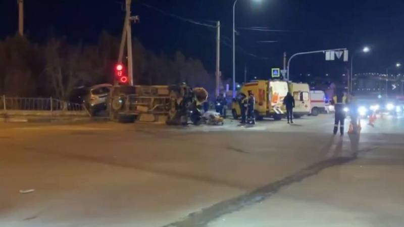 В Севастополе столкнулись скорая и Nissan: погиб водитель, пострадали четыре человека