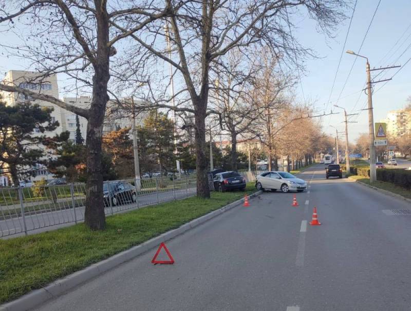 ДТП с пострадавшим водителем на проспекте Генерала Остякова