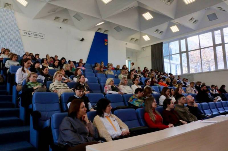 Игорь Михеев: Сегодня в Севастополе на базе «Точки кипения» СевГУ состоялась проектная сессия, посвященная 80-летию Победы в Великой Отечественной войне Игорь Михеев: Сегодня в Севастополе на базе «Точки кипения» СевГУ состоялась проектная сессия, посвященная 80-летию Победы в Великой Отечественной войне