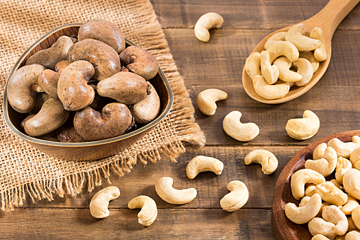 Исследователи ответили, какой орех помогает бороться с ожирением