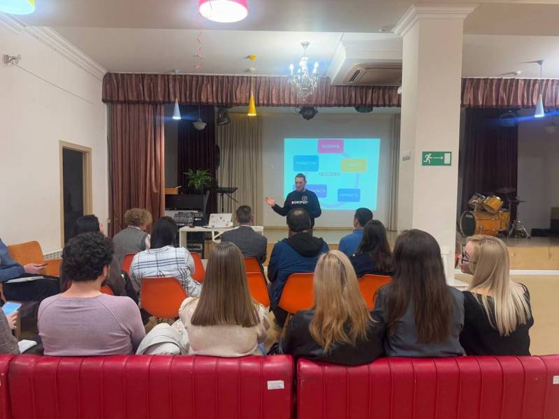 В Севастополе будущие наставники несовершеннолетних проходят обучение