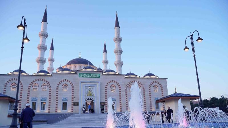 Власти поздравили мусульман Крыма с Ураза-байрам