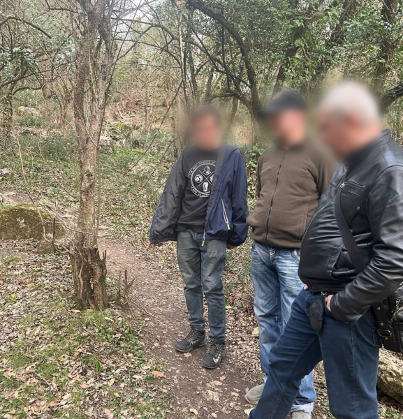 В Ялте оперативники задержали подозреваемого в покушении на сбыт синтетических наркотиков