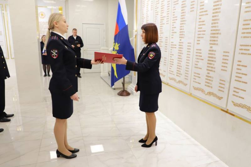 Сотрудники УМВД России по г. Севастополю принесли Присягу на верность Российской Федерации