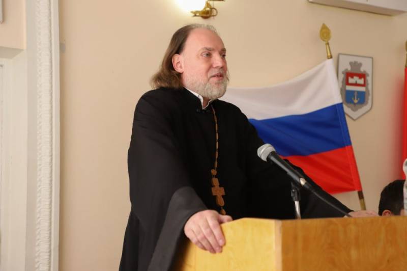 Профилактика экстремизма и безопасность в сети: в Севастополе прошла важная встреча