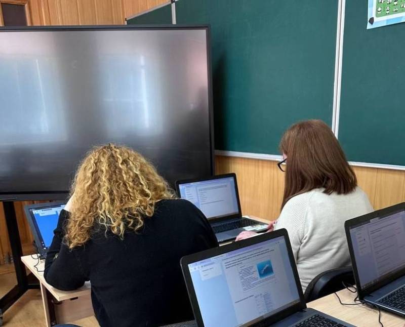 Более 200 севастопольских учителей естественно-научных дисциплин проходят независимую оценку компетенций