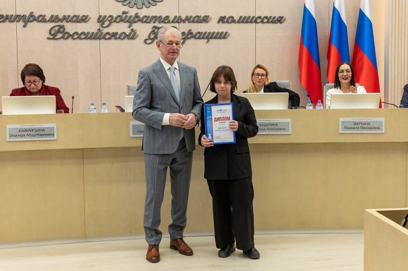 Школьницы из Севастополя победили во Всероссийской олимпиаде «Софиум» по избирательному праву