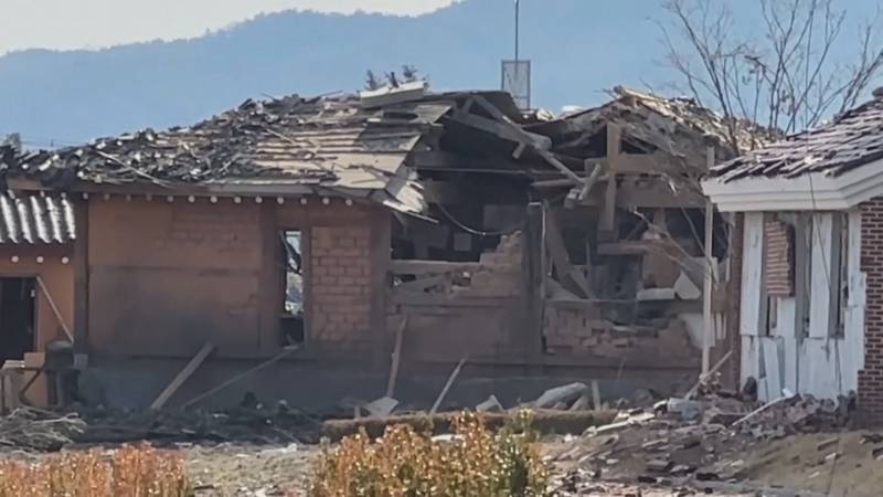 Есть пострадавшие: ВВС Южной Кореи во время учений случайно разбомбили жилые дома