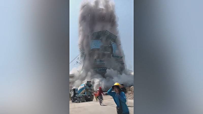 Сильное землетрясение в Мьянме вызвало панику и в Бангкоке