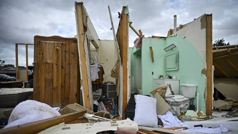 Торнадо, пыльные бури и пожары: на США обрушилась стихия