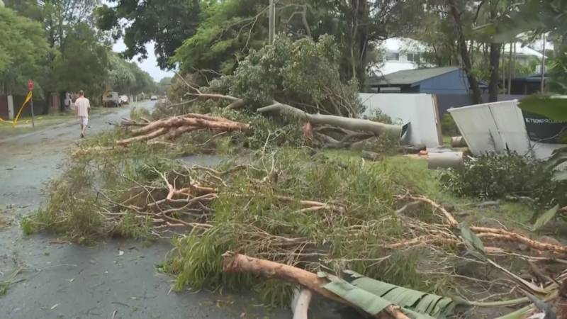 Тропический циклон «Альфред» обрушился на Австралию