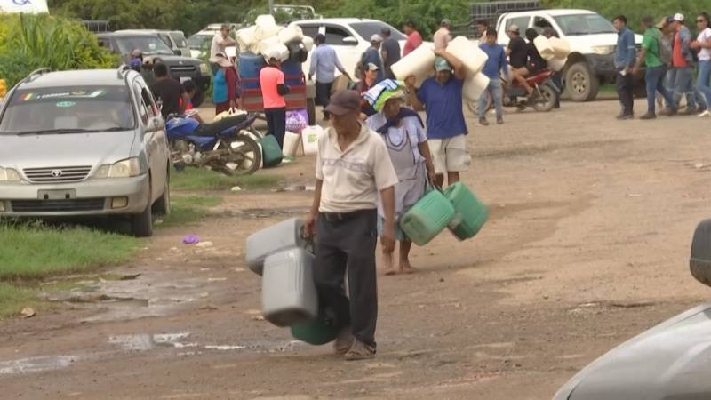 В Боливии энергетический кризис: на заправках выстроились очереди