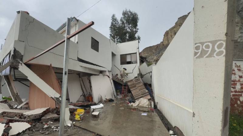 В Ла-Пасе оползень разрушил жилые дома