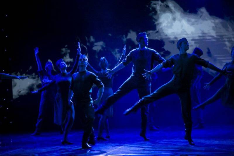 В Севастопольском центре культуры и искусств состоялся концерт ко Дню танца В Севастопольском центре культуры и искусств состоялся концерт ко Дню танца